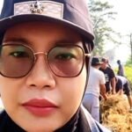 Warga dan Pemdes Pasirjengkol Gotong Royong Kerja Bakti,...